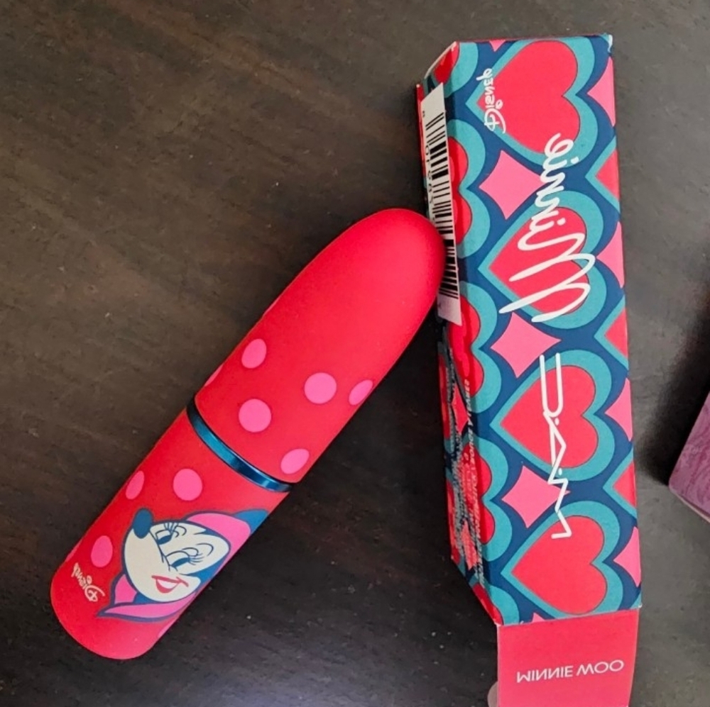 Mac Limited Edition Lipstick - Picture 5 of 8